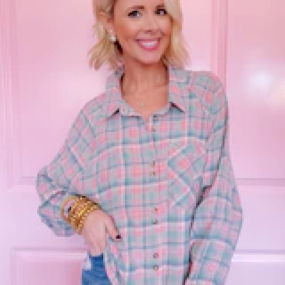 NWT Very J Multicolor Plaid Button Down Shirt Size: Large
